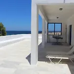 Akrotiri Villa *