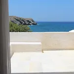 Akrotiri Villa Engaraí