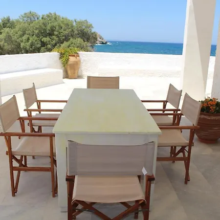 فيلة Akrotiri *