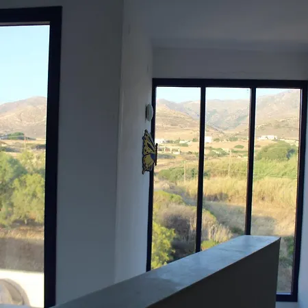 Akrotiri Vila Engaraí